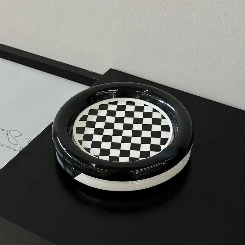 Monochrome Chubby Plates by Bowlift