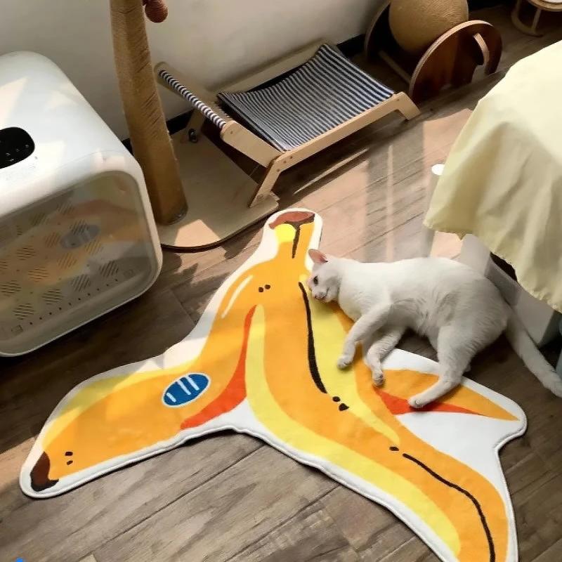 Banana Rug by Bowlift