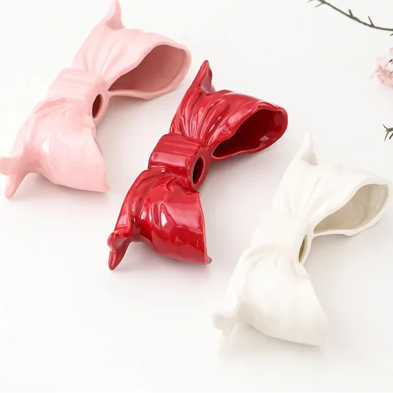 Bowknot-Shaped Ceramic Candle Holder by Bowlift