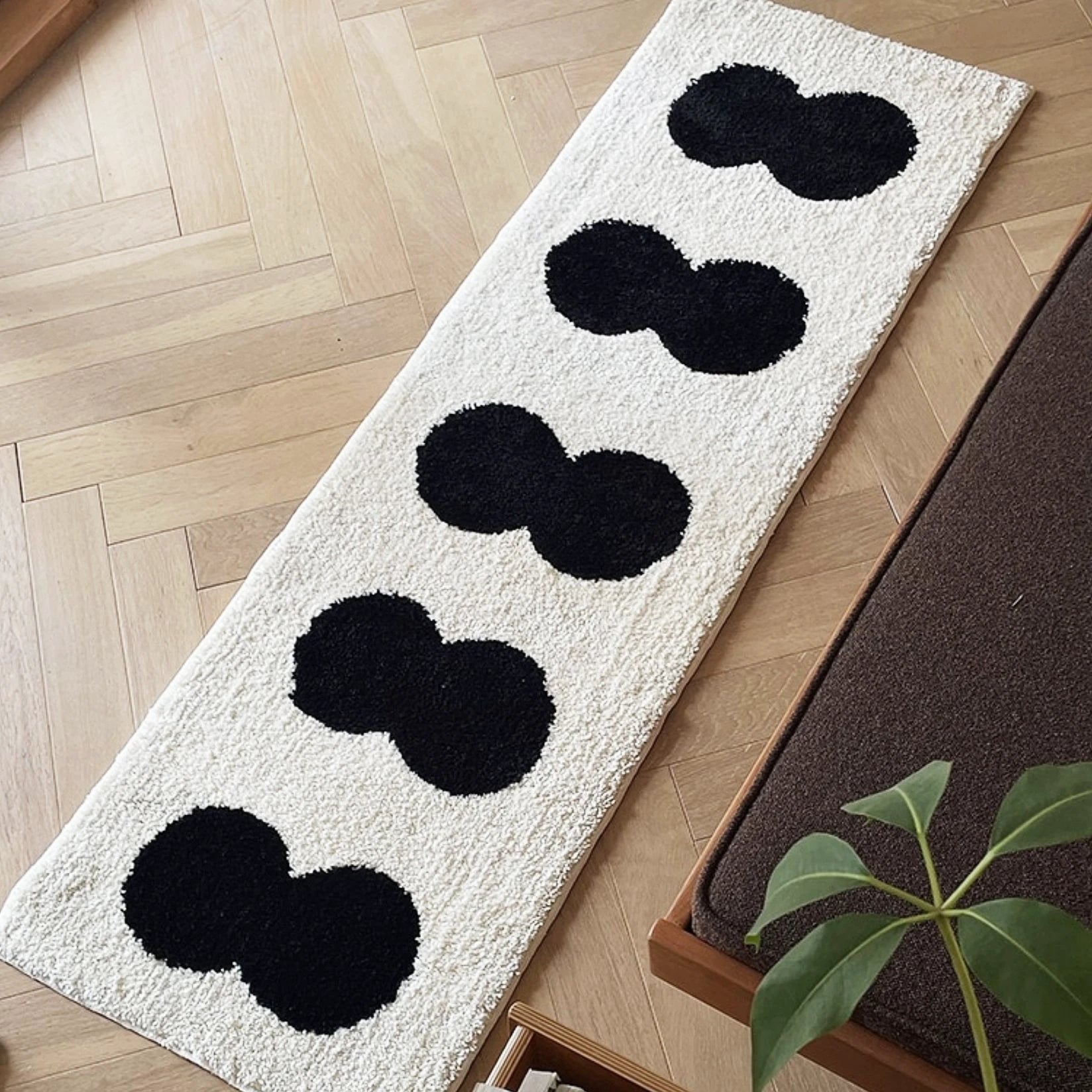 Black & White Abstract Narrow Rug by Bowlift