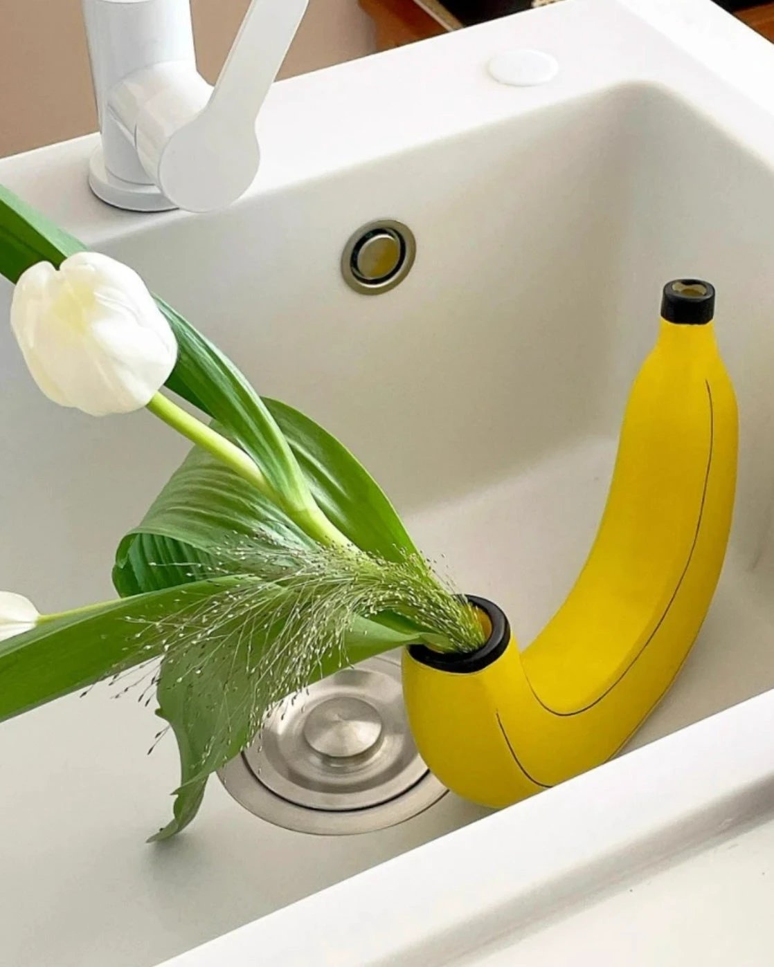 Banana Vase by Bowlift