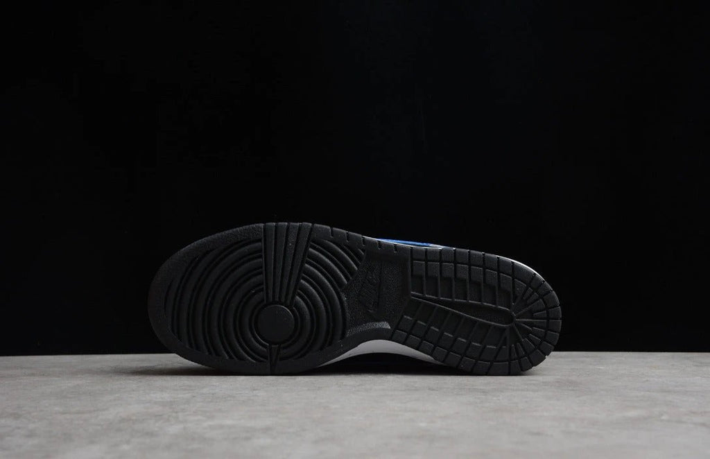 NBA X NK Dunk Low EMB “Knicks” (2021) by Air Jordan