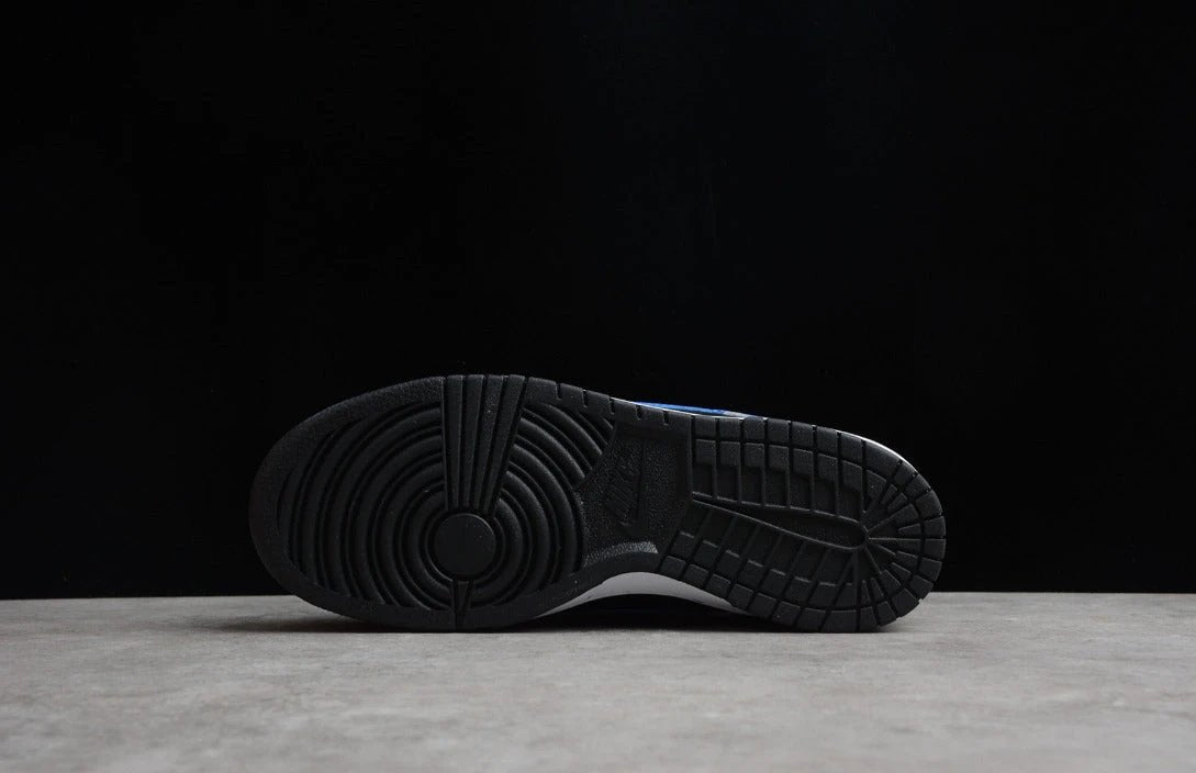 NBA X NK Dunk Low EMB “Knicks” (2021) by Air Jordan
