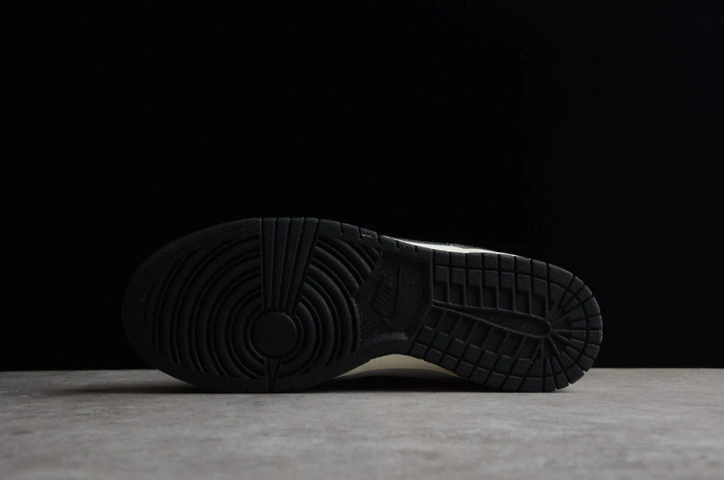 NK Dunk Low W Light Smoke Grey by Air Jordan