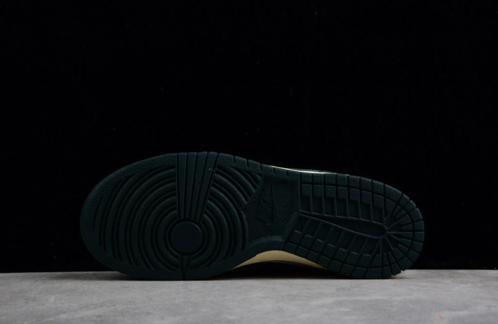 NK Dunk Low “Vintage Green” by Air Jordan
