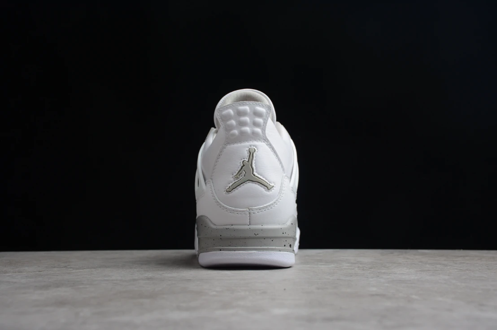 Air Jordan 4 Retro “White Cat” by Air Jordan