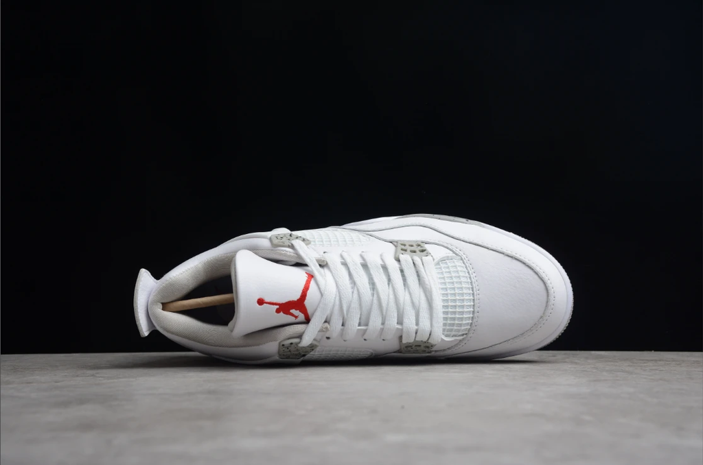 Air Jordan 4 Retro “White Cat” by Air Jordan