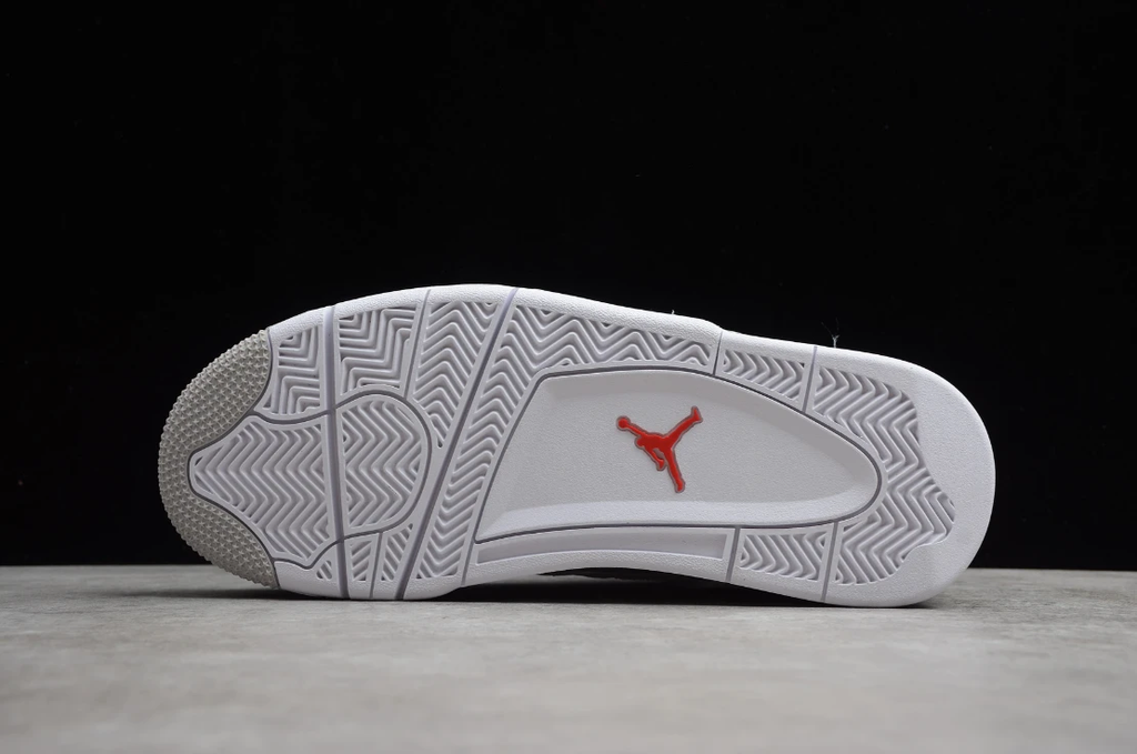Air Jordan 4 “White Oreo” by Air Jordan