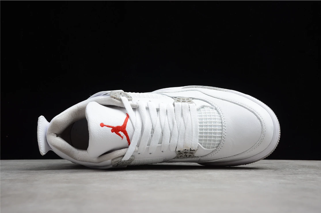 Air Jordan 4 “White Oreo” by Air Jordan
