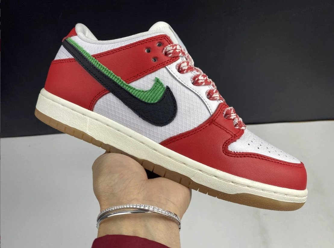 SB Dunk Frame Skate Low Shoes Sneakers by Air Jordan