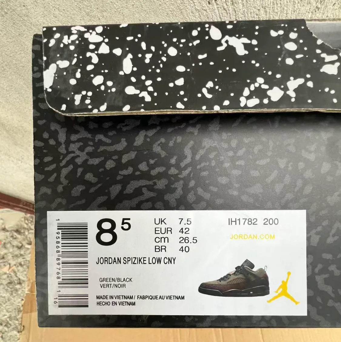 JD Spiz’ike Low Beef And Broccoli Shoes Sneakers by Air Jordan