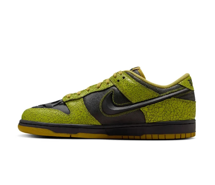 Dunk Low HalloweenSkull Toe Shoes Sneakers by Air Jordan
