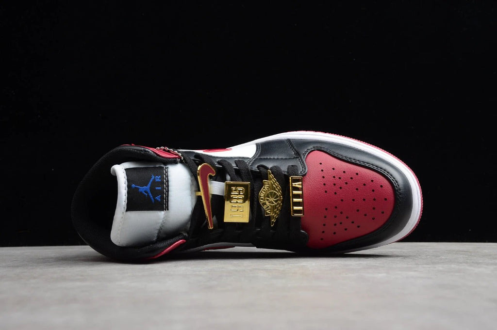 Air Jordan 1 Mid SE 'Gold Pendants' by Air Jordan