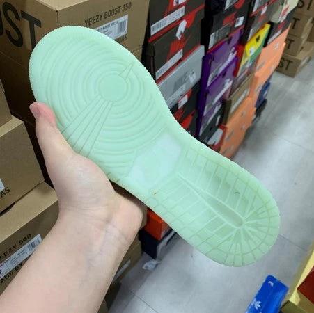 Air Jordan 1 Mid SE Panda Splashing by Air Jordan