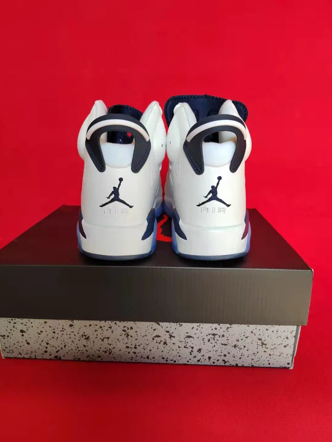 Air Jordan 6 Midnight Navy 2022 by Air Jordan