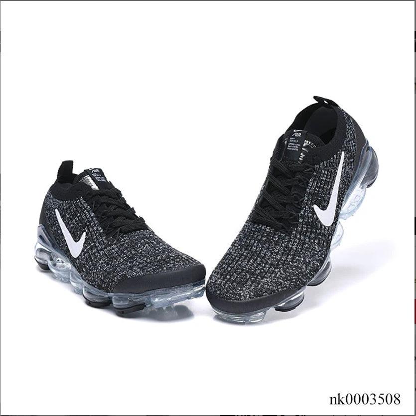 Air VaporMax Flyknit Shoes Sneakers (W) by Air Jordan