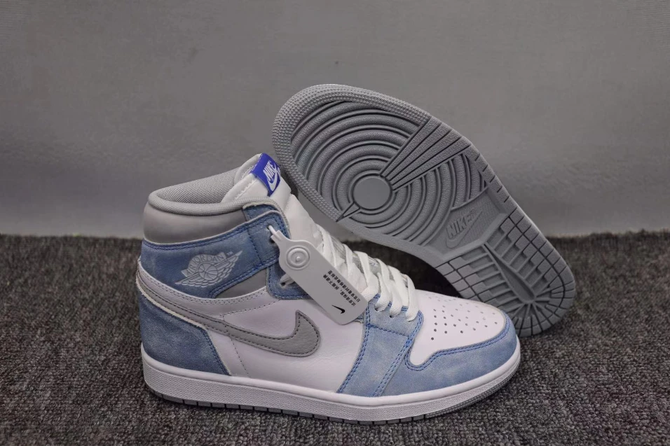 Air Jordan 1 Retro High Hyper Royal by Air Jordan