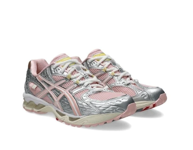Asics Gel-Nimbus 10.1 Vandy The Pink x atmos Banana Split Strawberry 1203A865-702 by Air Jordan