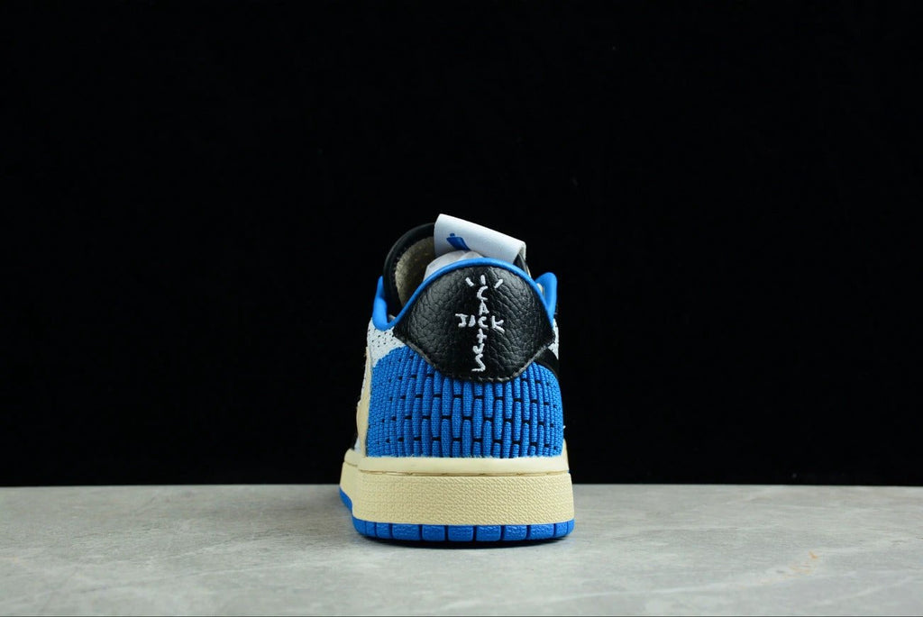 Air Jordan 1 Retro Low Flyknit Royal by Air Jordan