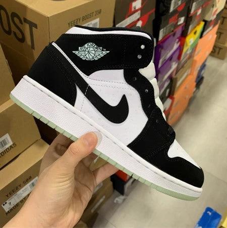 Air Jordan 1 Mid SE Panda Splashing by Air Jordan