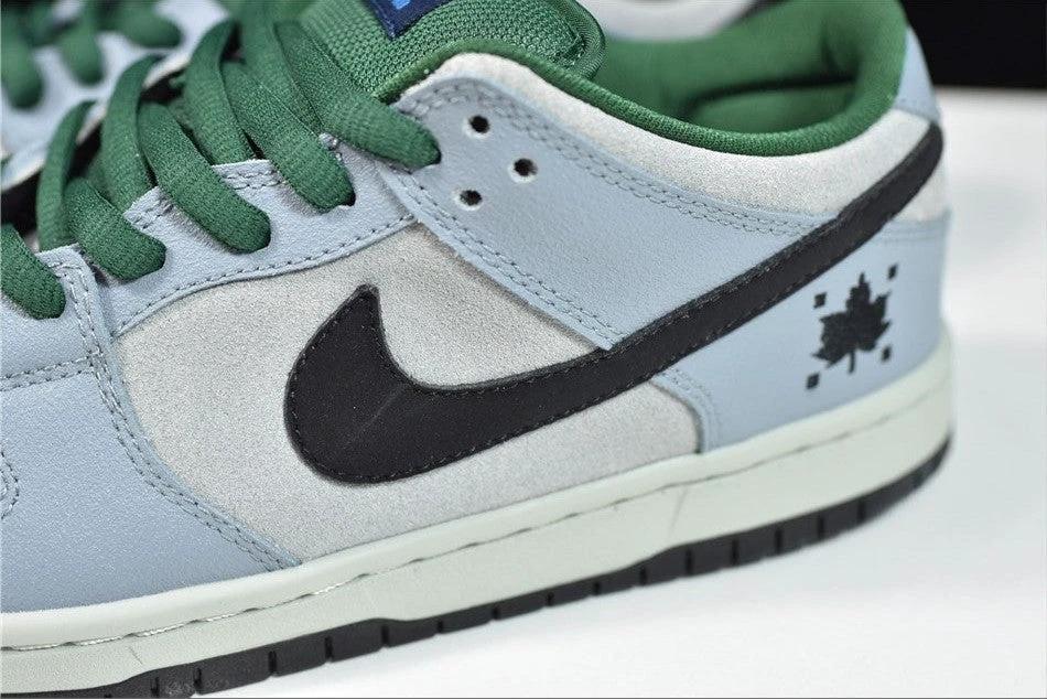 SB Dunk Low Maple Leaf Central Park Shoes Sneakers by Air Jordan