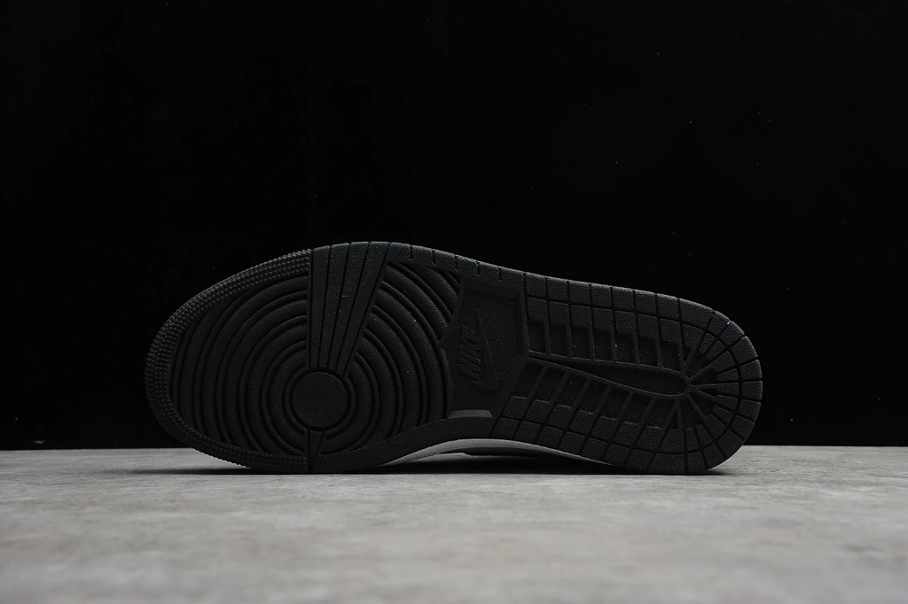 Air Jordan 1 High OG WMNS“ Silver Toe” by Air Jordan