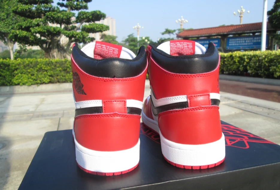 Air Jordan 1 Retro Chicago Red White by Air Jordan