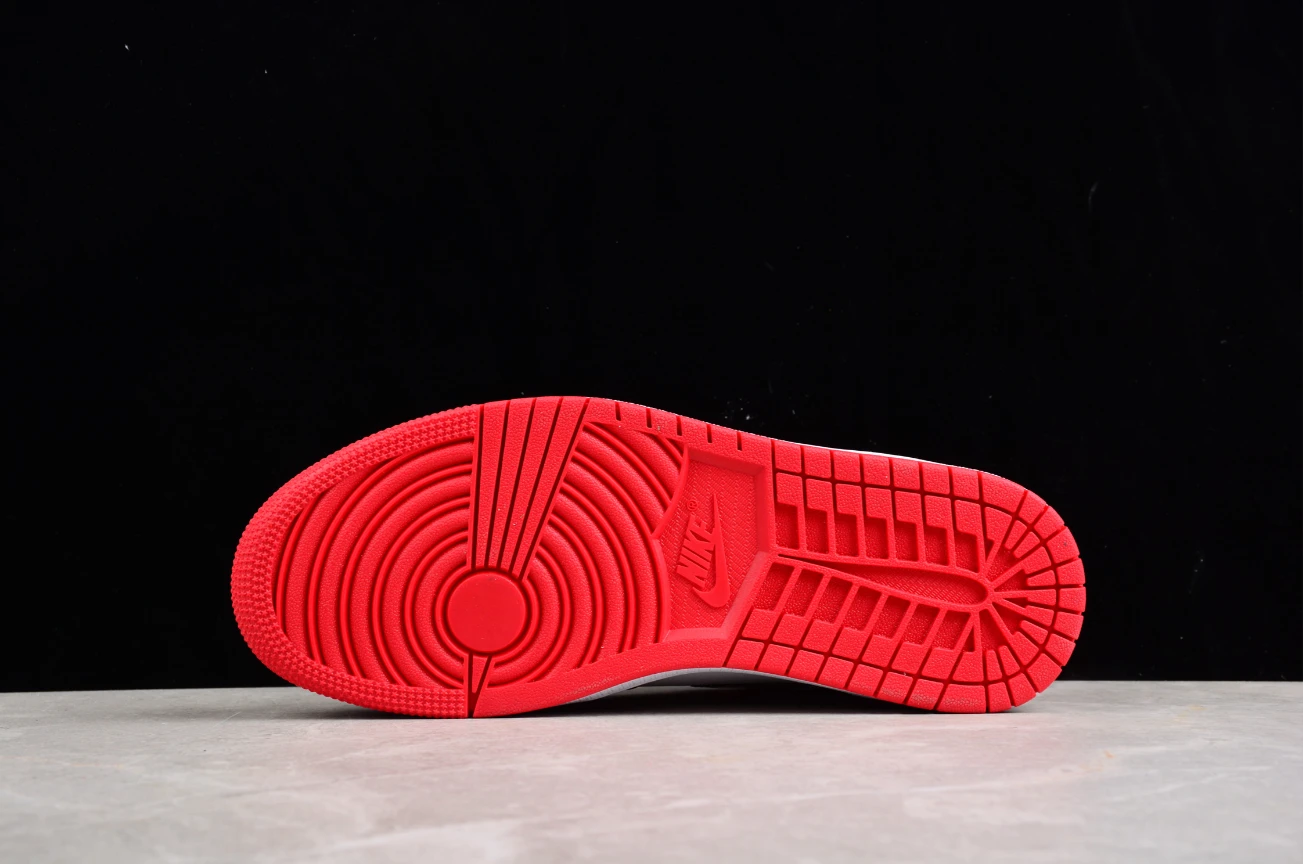 Air Jordan 1 Retro High OG 'Chicago' by Air Jordan