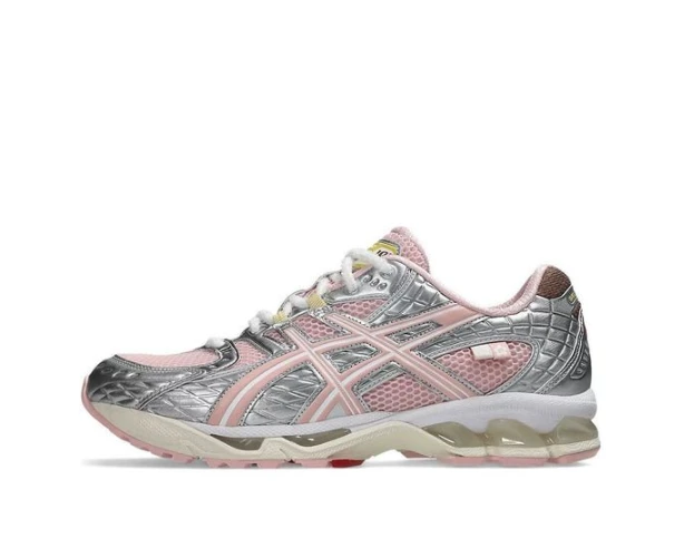Asics Gel-Nimbus 10.1 Vandy The Pink x atmos Banana Split Strawberry 1203A865-702 by Air Jordan
