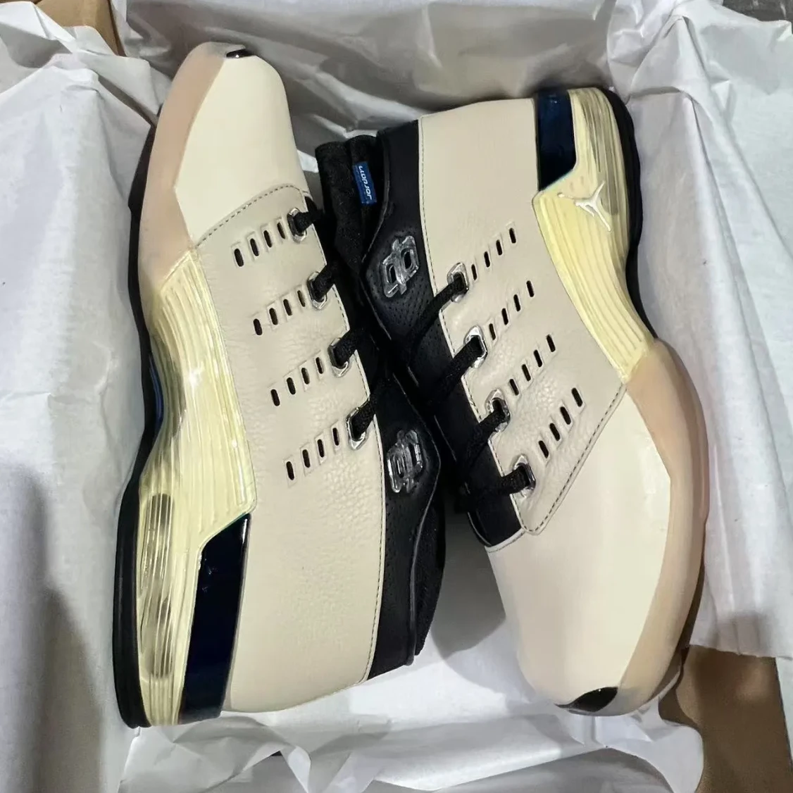 Infinite Archives x Air Jordan 17 Low Beach Shoes Sneakers by Air Jordan