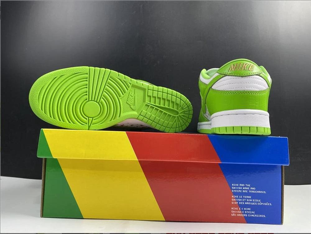 SB Dunk Low White Green x Supreme Shoes Sneakers by Air Jordan