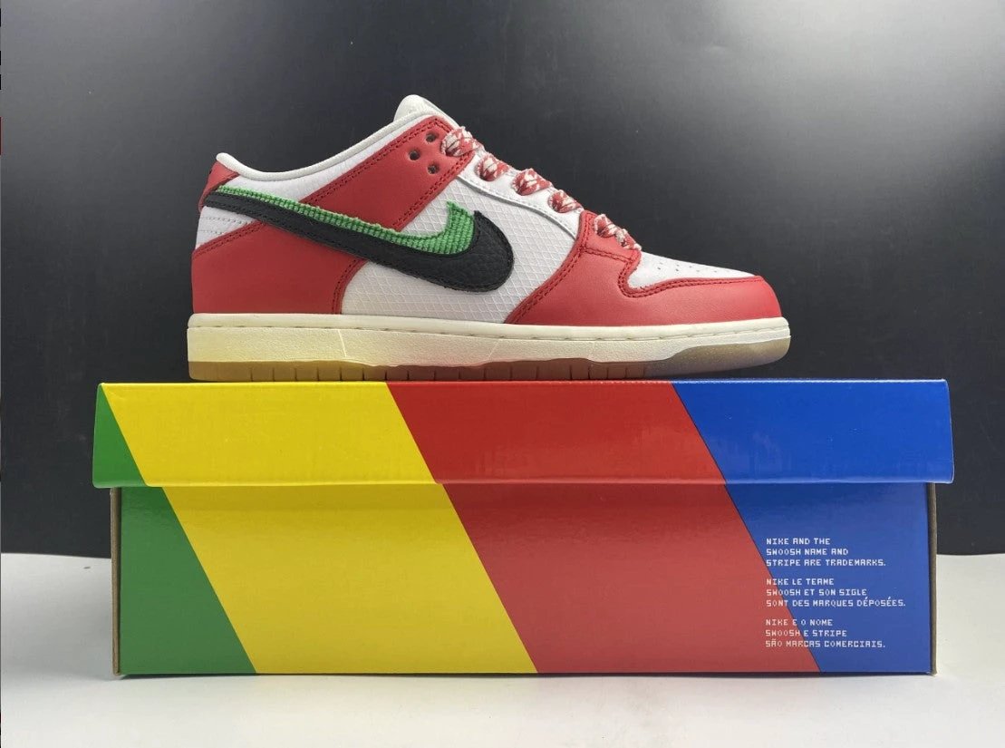 SB Dunk Frame Skate Low Shoes Sneakers by Air Jordan