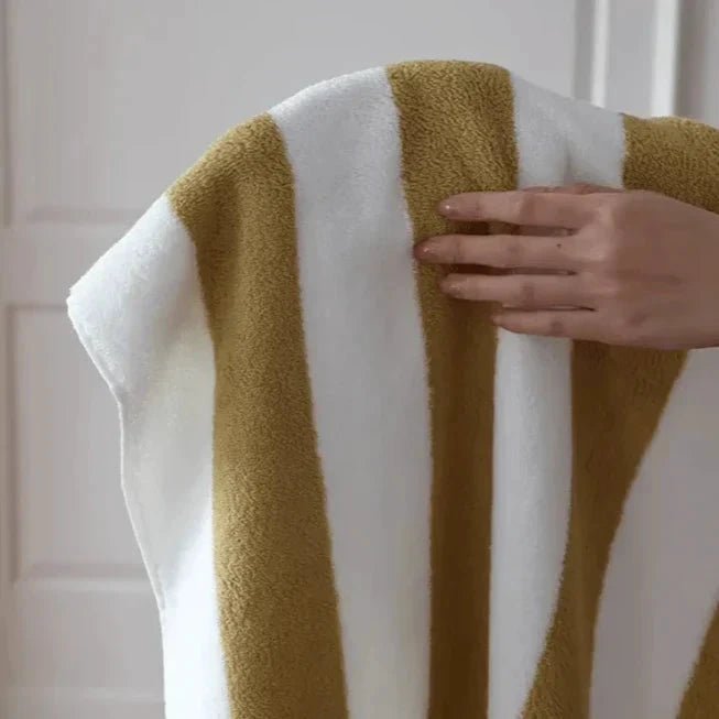 Retro Stripe Towel (Chunky) by Bowlift