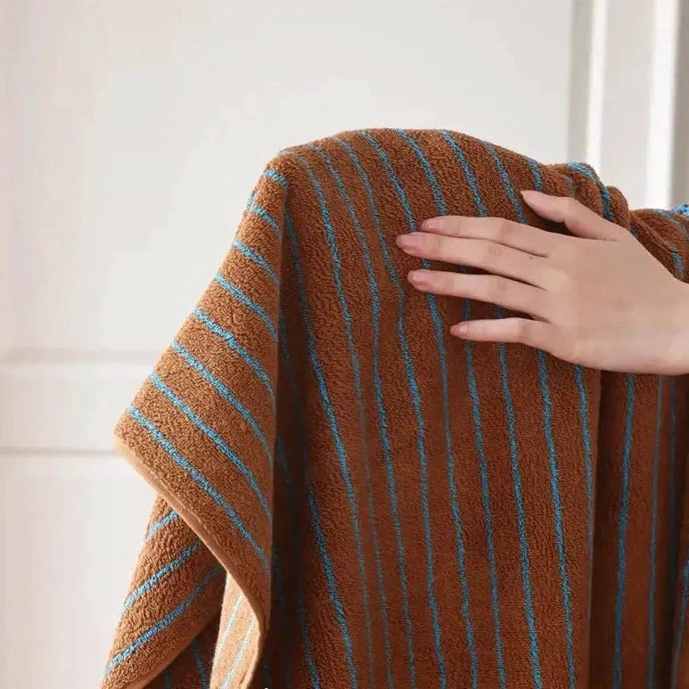 Retro Stripe Towel (Skinny) by Bowlift