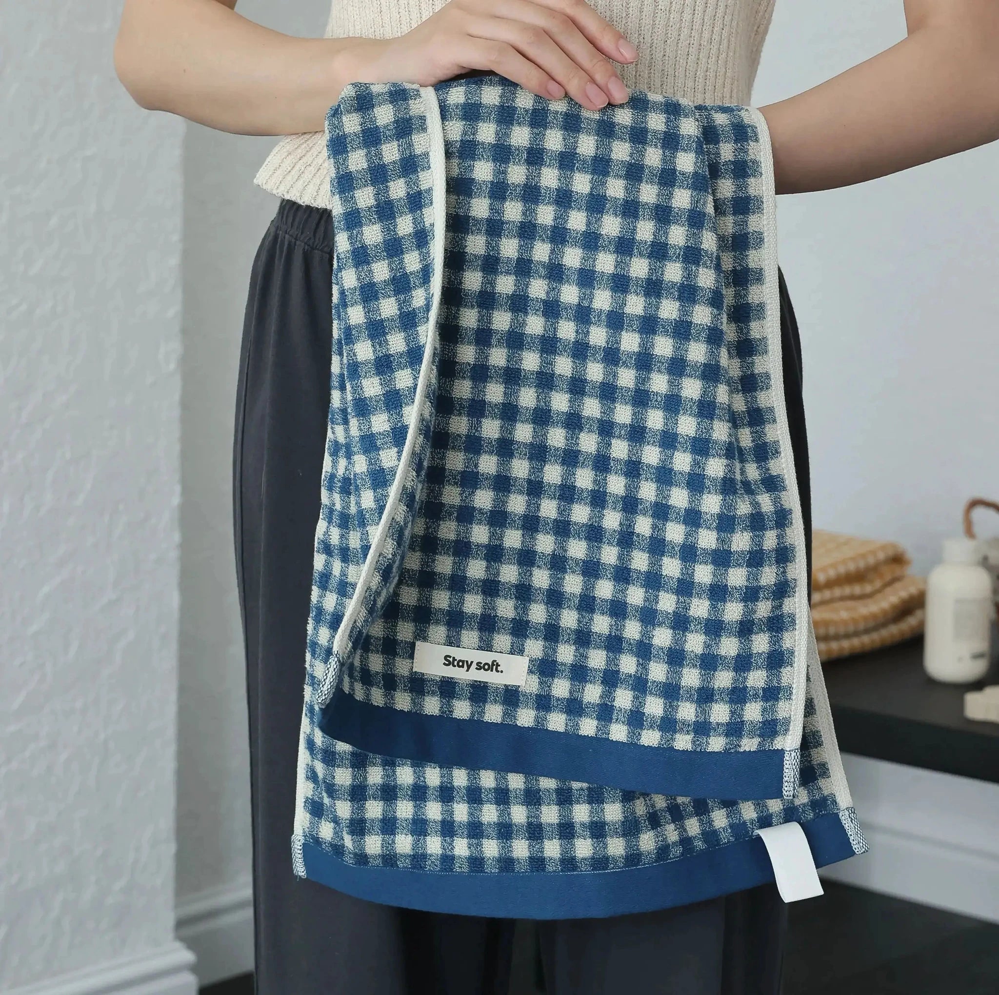 Retro Small Grid Cotton Towel – Soft & Absorbent Household Towel by Bowlift