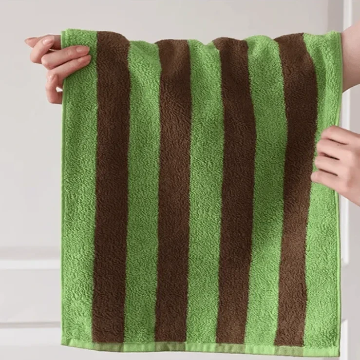 Retro Stripe Towel (Chunky) by Bowlift
