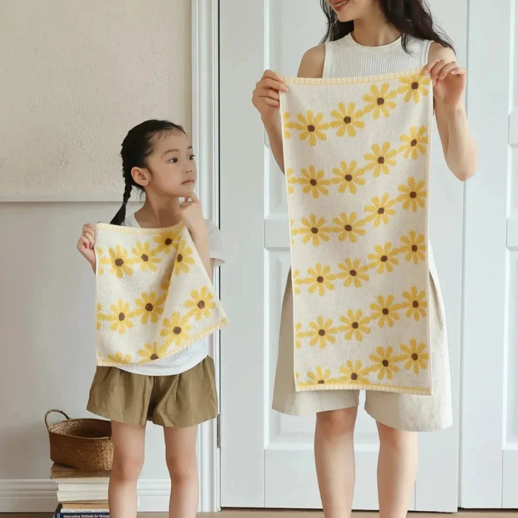 Daisy Towel by Bowlift