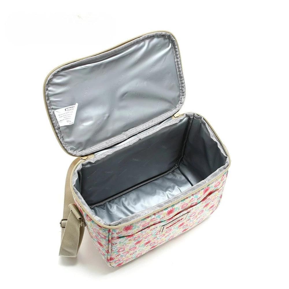 Stylish Retro Floral Insulated Picnic Lunch Bag by Casa & Beyond