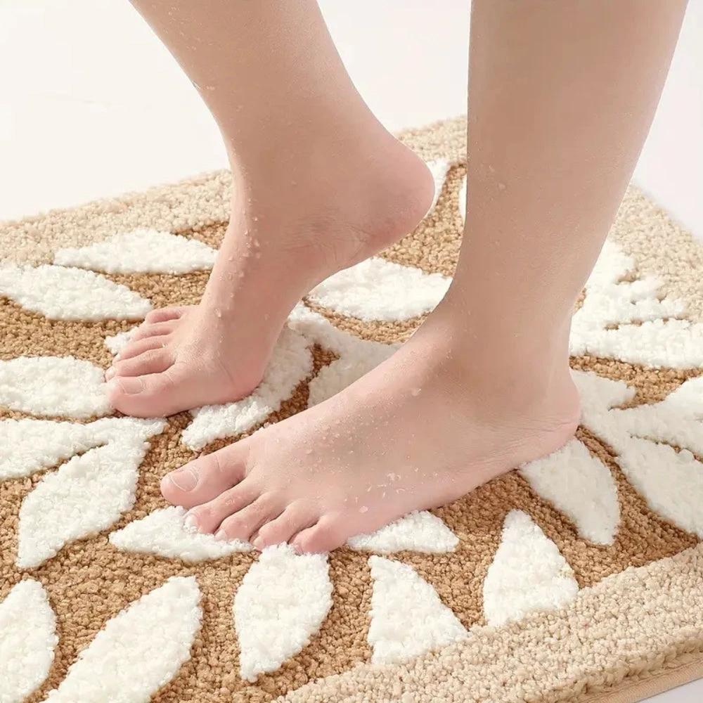 Zyphire Leaf Pattern Bath Mat by Casa & Beyond