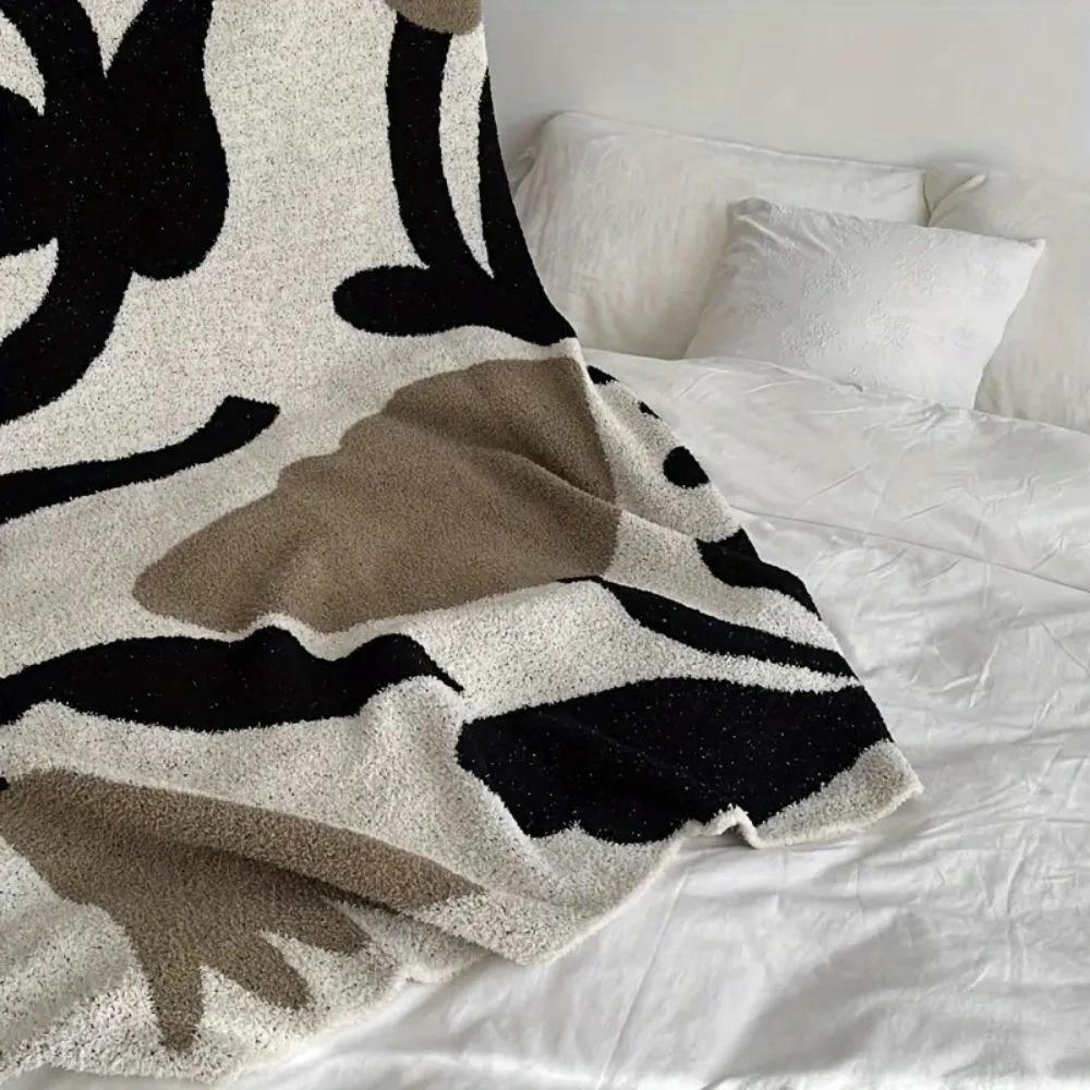 Terra Flow Cosy Throw Blanket by Casa & Beyond