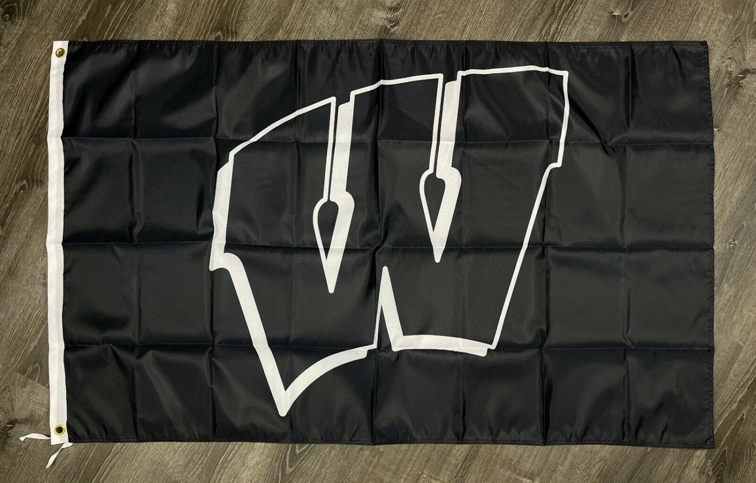Wisconsin Badgers Logo Flag 3x5 ft Black Sports Banner Man-Cave Garage by flagsjustdoit