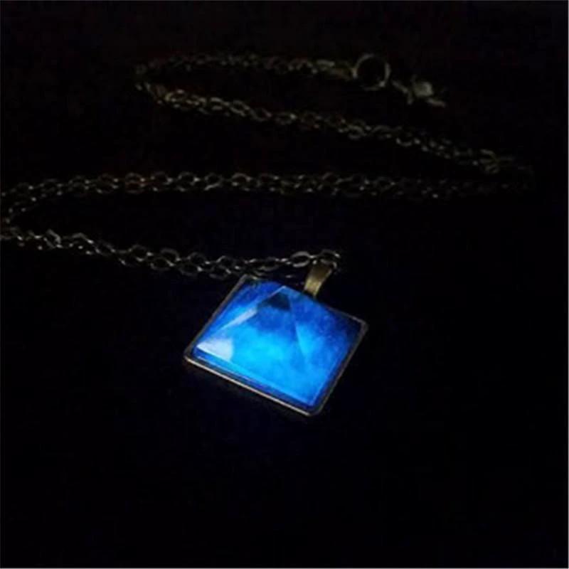 Lyss - Glowing Pyramid Crystal Necklaces by Bowlift