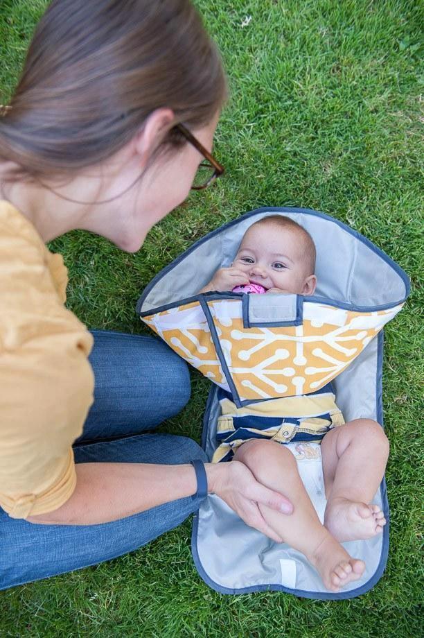 3-IN-1 Clean hands Changing Pad by BowLift