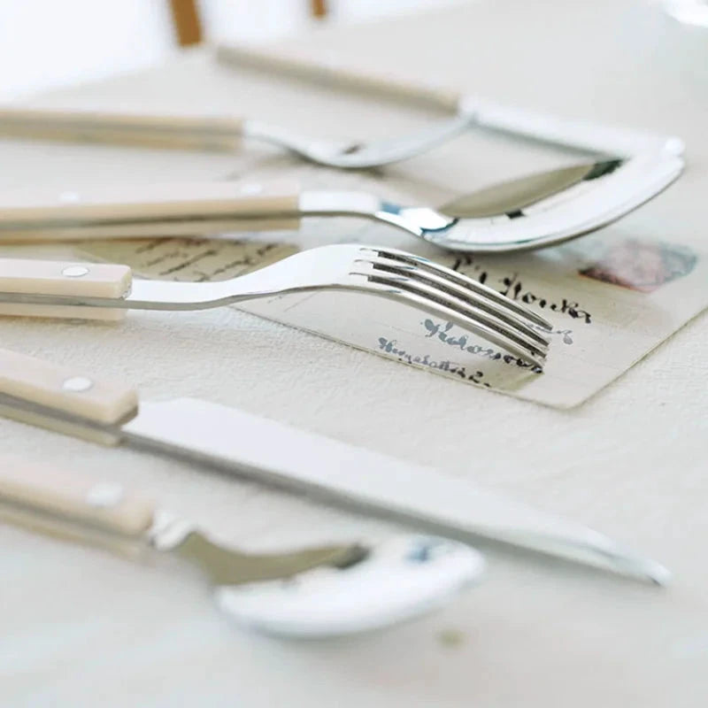 24-Piece Cutlery Set – Engraved Stainless Steel Flatware for 6 People by BowLift