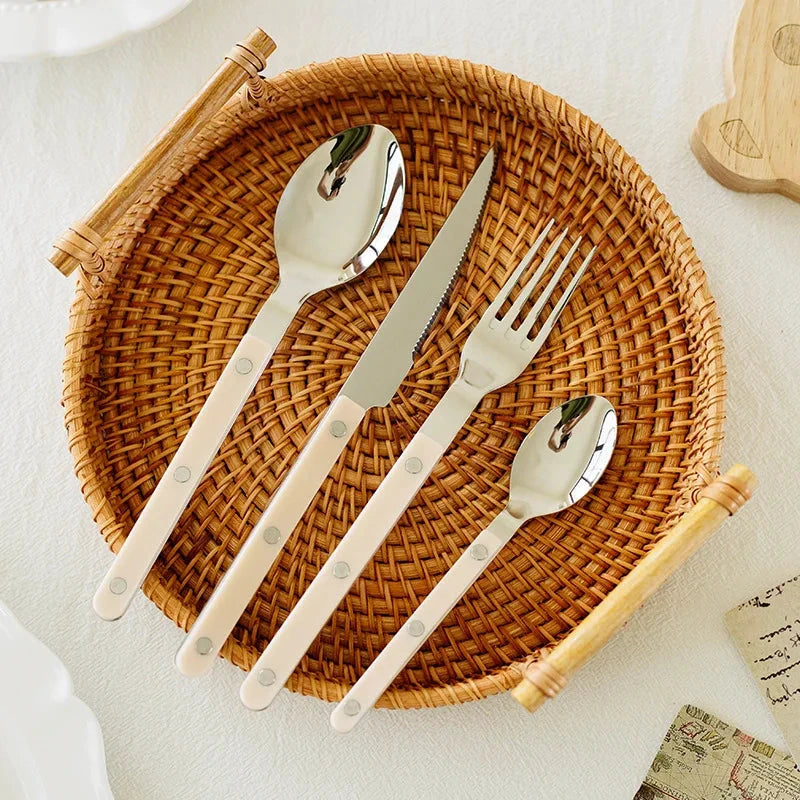 24-Piece Cutlery Set – Engraved Stainless Steel Flatware for 6 People by BowLift