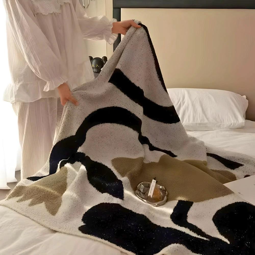 Onyx Cozy All-Season Travel Bed Blanket by Casa & Beyond