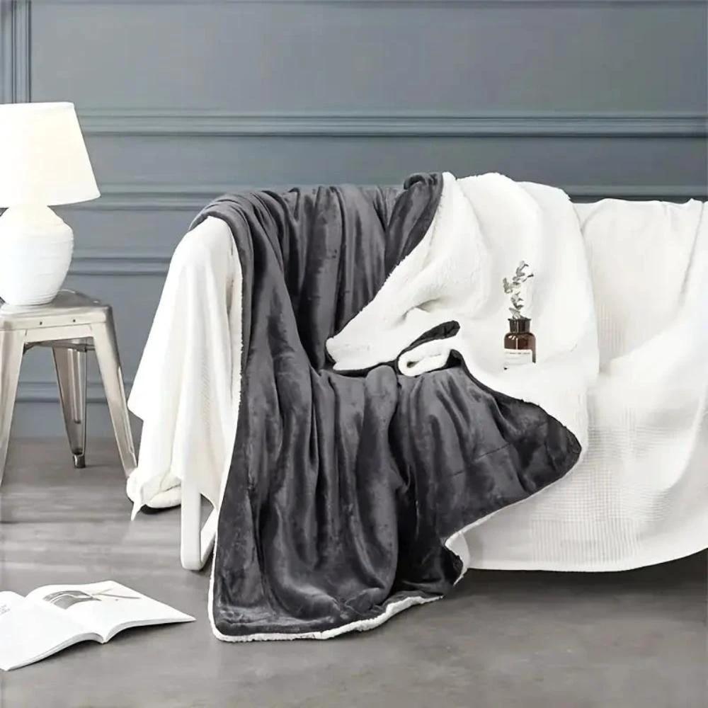 Cloud Soft Reversible Blanket by Casa & Beyond