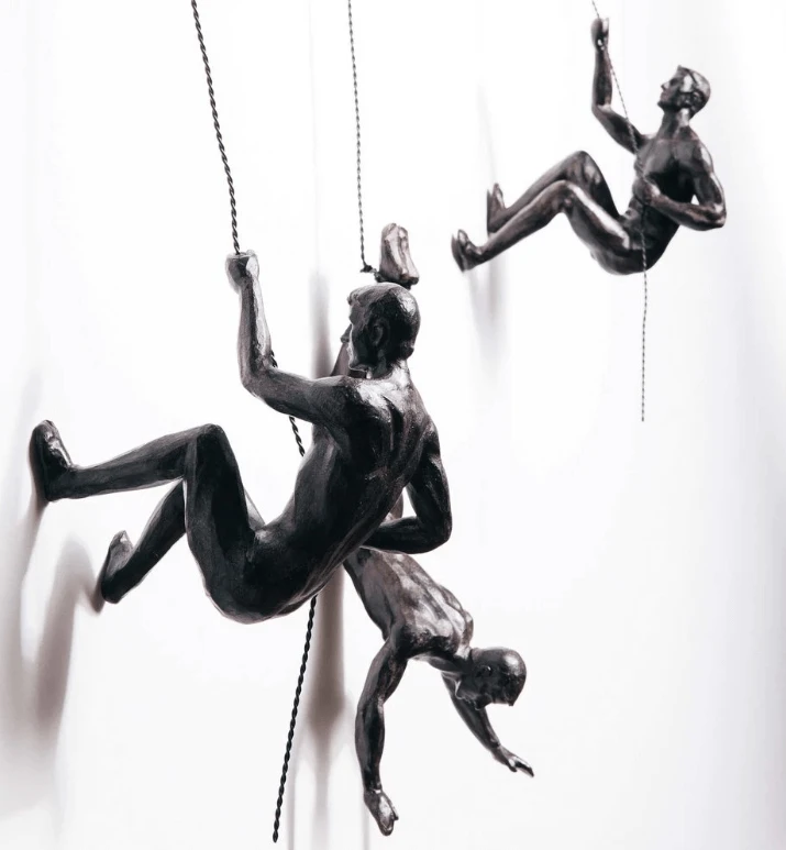 Wall sculpture ClimbArtis | Symbol of strength & growth | Handcrafted from resin & iron wire by BowLift