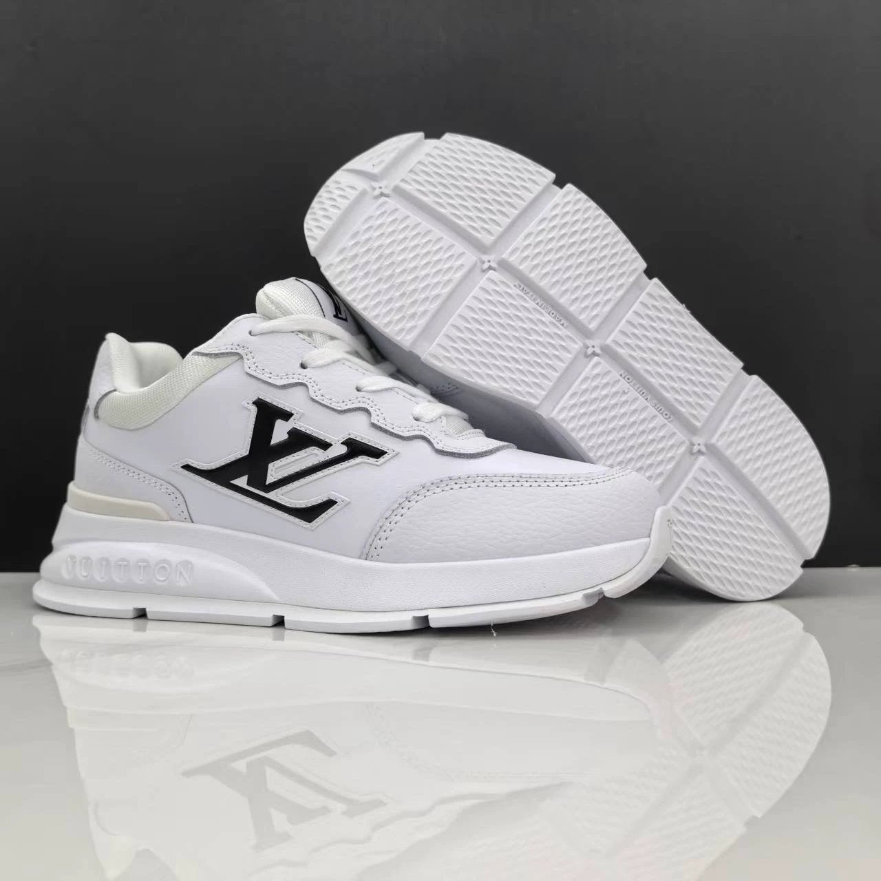 Luxury Lou Paris Classic Trainers White Black Shoes Sneakers by Air Jordan