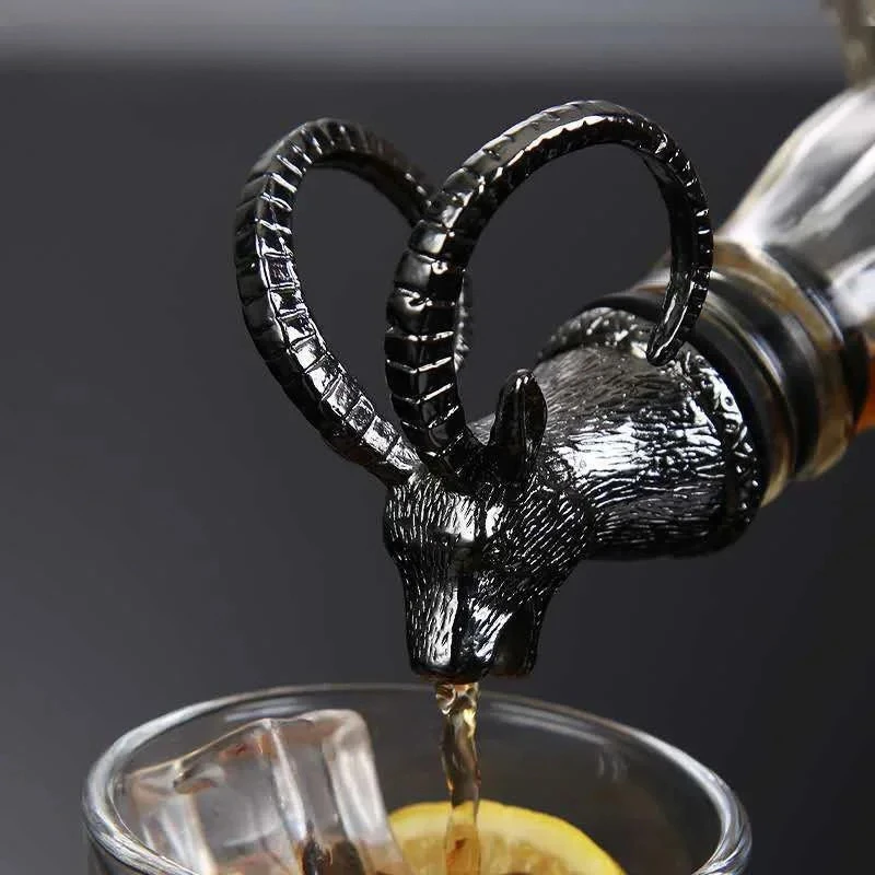 Decorative Head Wine Pourer Wine Pour Spout Stopper Bar Accessories by Bowlift